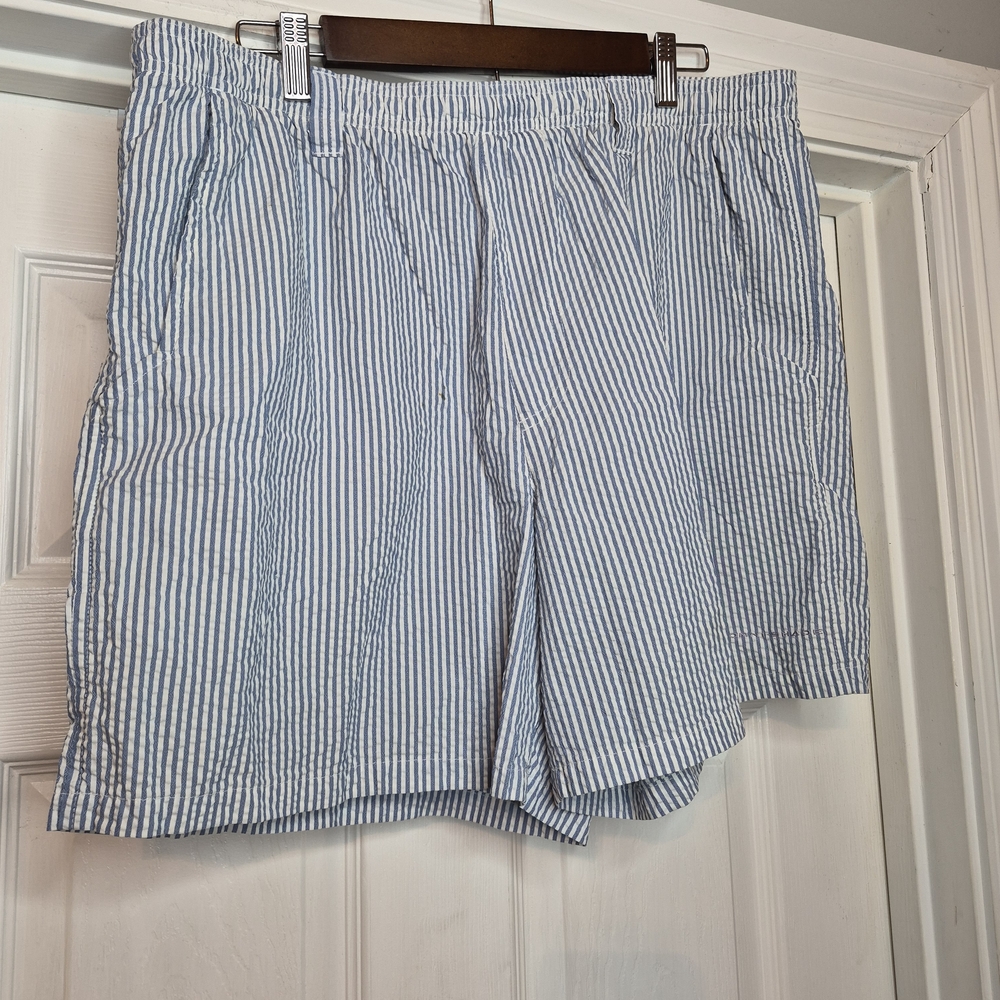 Columbia Men's Blue and White Seersucker Shorts Size XL